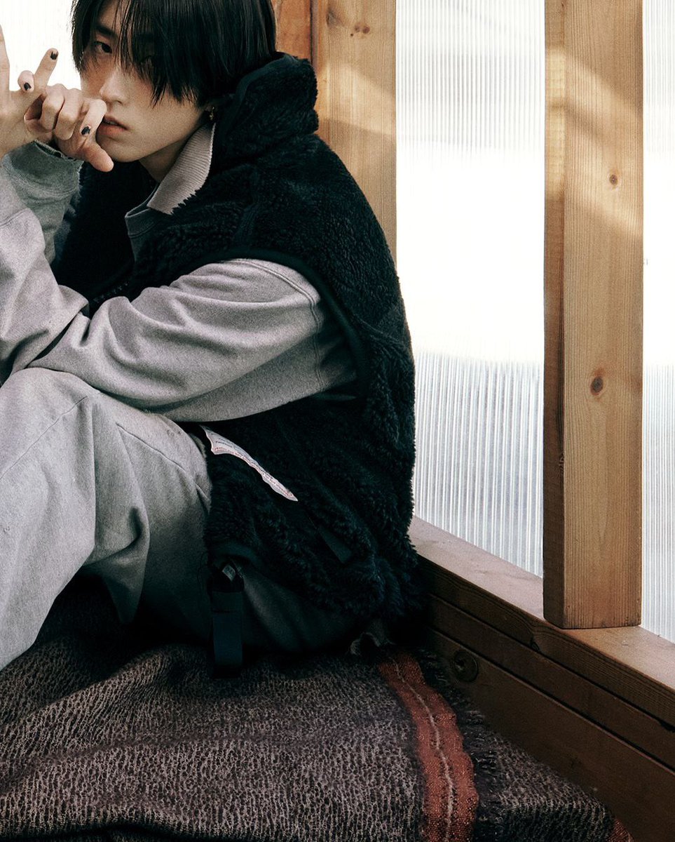 spearhyunnie's tweet photo. MORE PHOTOS OF HAN JISUNG x HOKA FOR GQ KOREA! https://t.co/v9zZwBvXuP