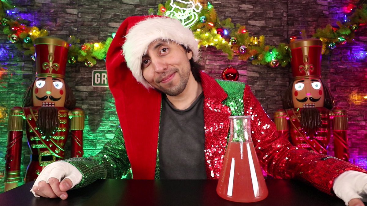 Mañanee brindamos juntos🥴🥃
pero hoy brinden con los que deben de estar...
Tengan un bonito ultra shuper duper año 2026 de nuevas aventuras y exitos acompañados de mucha salud, energia y elotes!
Saluuud! Los amooo!
atte.
El ratton de los dientes!
🐭🪩🎉