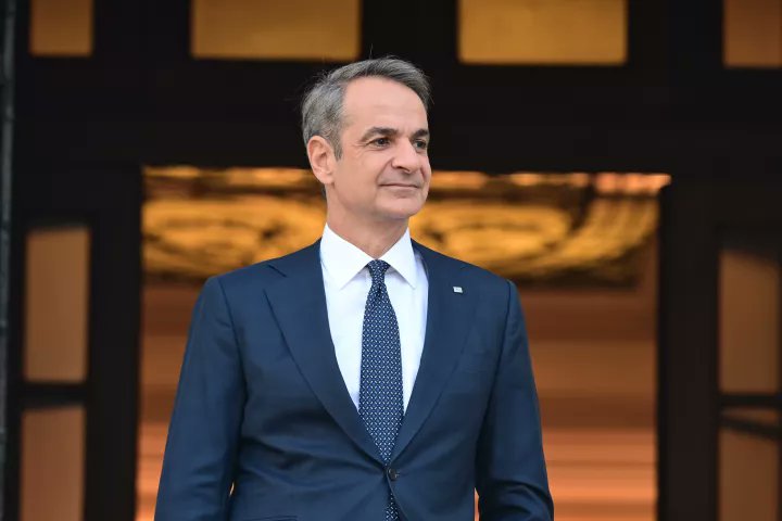 Kυρ. Μητσοτάκης: Υποδεχόμαστε το 2026 με αυτοπεποίθηση - Έχουμε ακόμη παθογένειες να νικήσουμε, κορυφαίο ζητούμενο η συνεννόηση (vid)

Στα κυβερνητικά ορόσημα του 2025 αλλά και τους στόχους για το 2026 αναφέρθηκε, μεταξύ άλλων, ο ΠΘργός στο μήνυμά του
emprosdrama.blogspot.com/2026/01/k-2026…