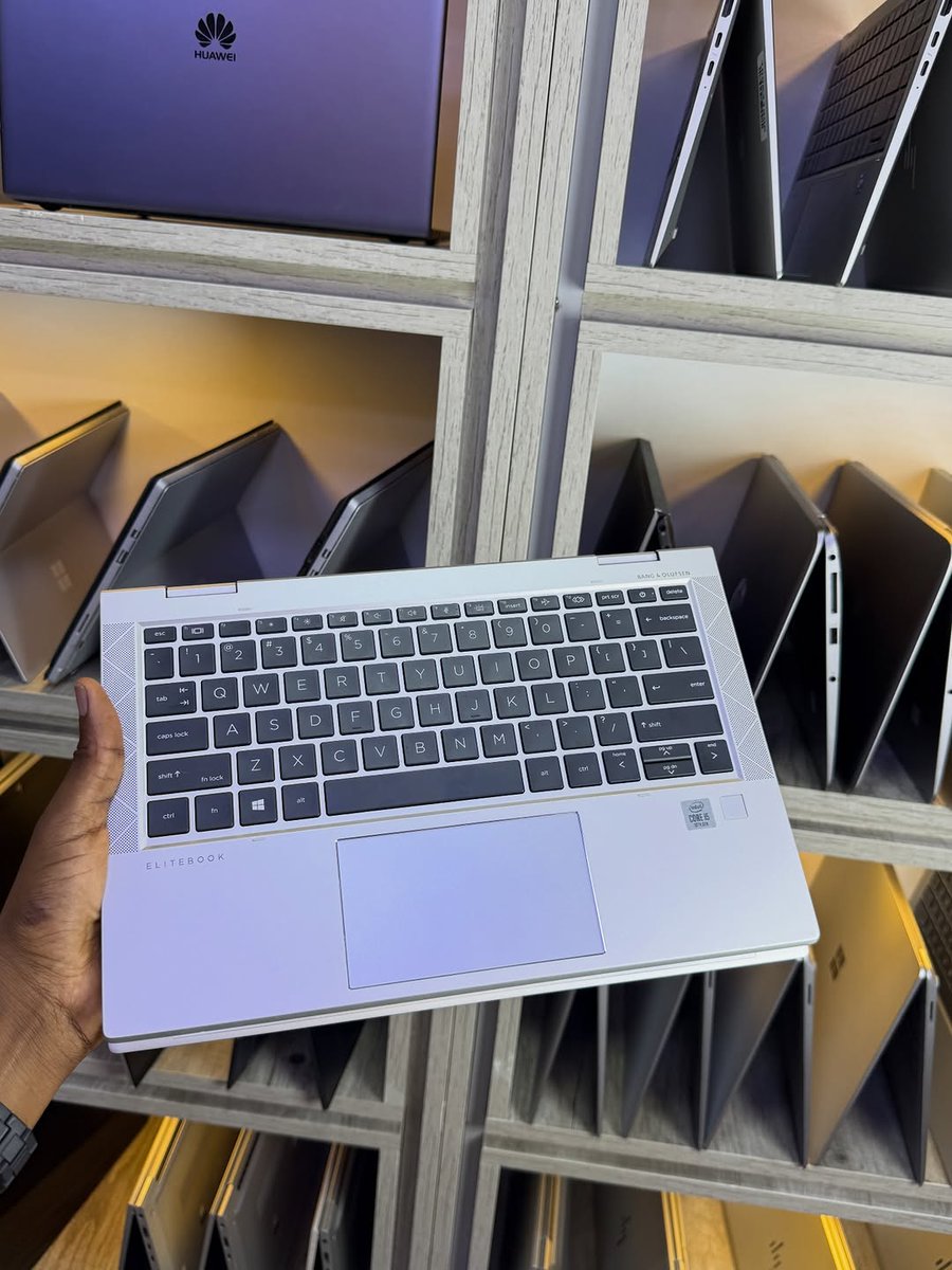HAKIM934134's tweet image. HP ELITE  BOOK 830 G7  💻

Core I5 -10th gen  ✅
16GB ram ✅
512 ssd storage ✅
Touch screen ✅
X360 rotation ✅
HD Camera ✅
Backlight keyboard ✅
WiFi , Bluetooth ✅
Typ c port ✅

WhatsApp /call 0704 490638