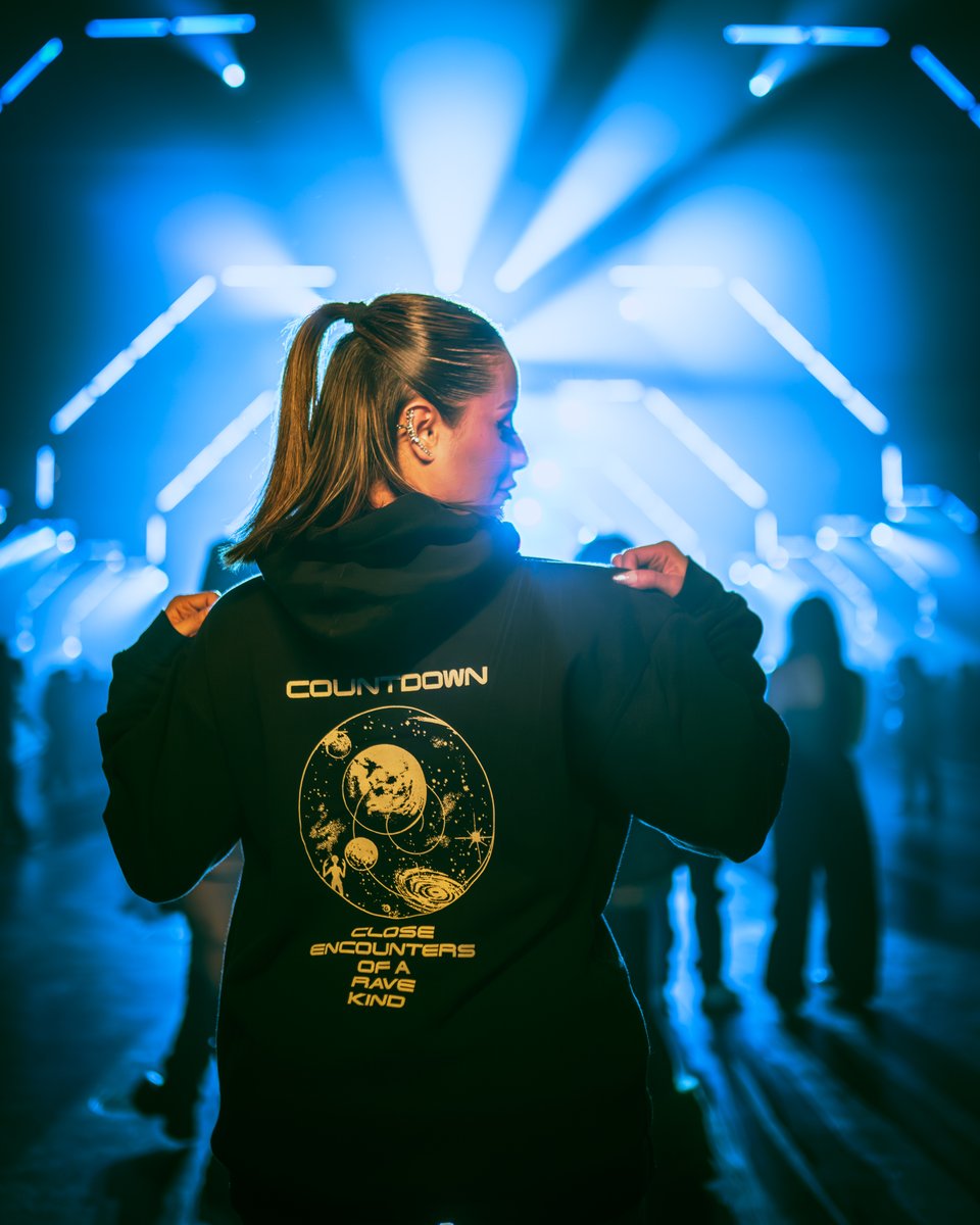 Countdown NYE tweet media