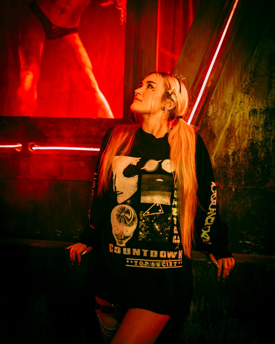 Countdown NYE tweet media