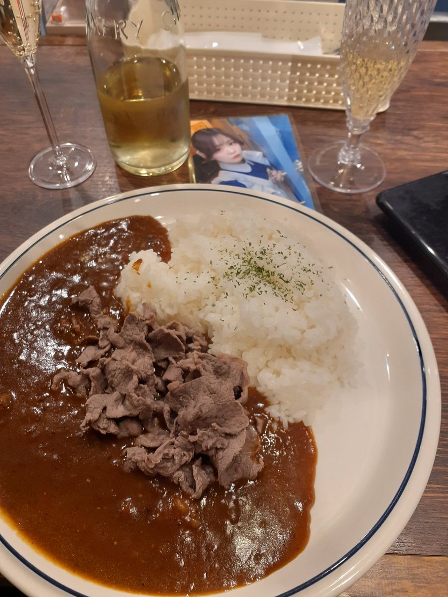 2025ラストブルーペコ
りおなぴとシャンメリーと牛カレー
今年もよろしく