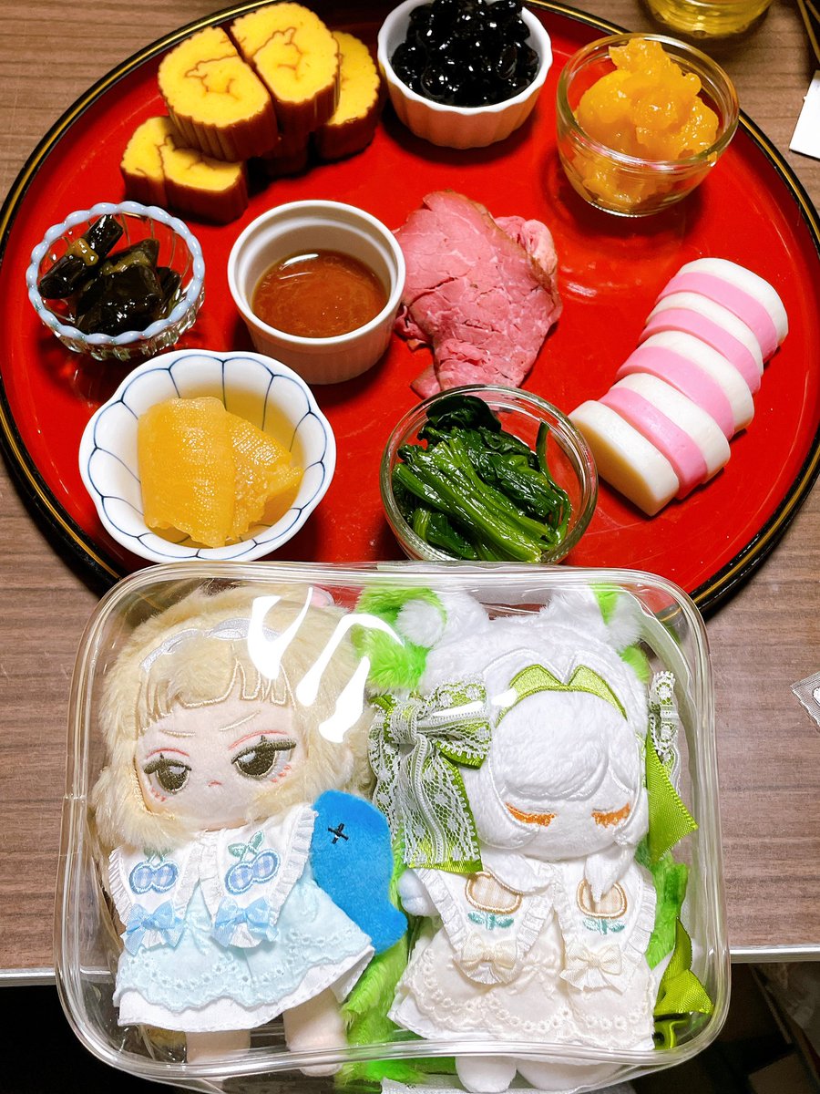 lapin_san_'s tweet photo. 明けましておめでとうございます〜！今年もよろしくお願いします！🍱 https://t.co/YeHAWqL2jL