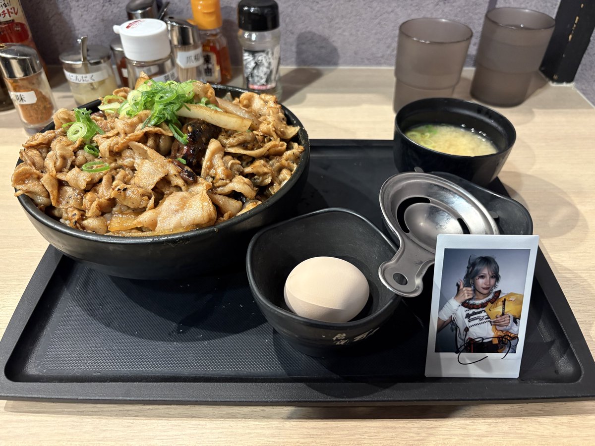 aoitan0701's tweet photo. 今年も毎年恒例のすた丼スタート

#マイディア
#チェキ飯 https://t.co/sEZoOS67Hs