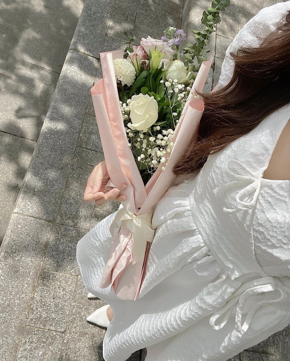 etherealdior's tweet image. flowers, please