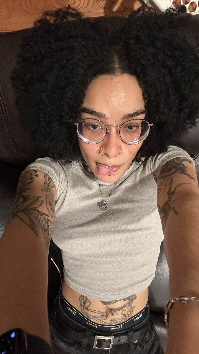 Happy new year from oomf's couch