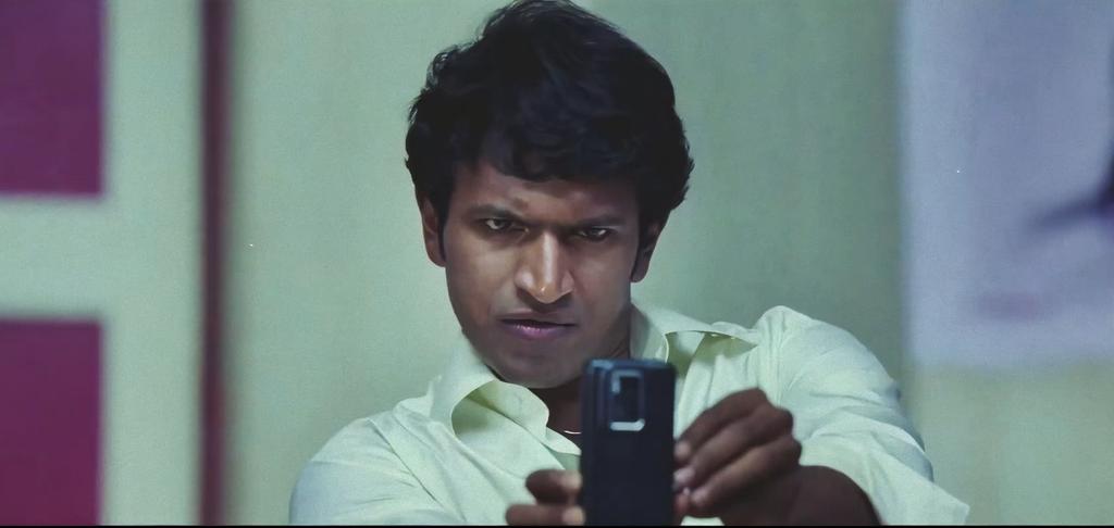 CineAddict_17's tweet photo. 🌟Paramathma ( 4K resolution ) (2011).Kannada.Hybrid.DTS.DD.5.1.4K.Ai.HEVC~NOTaPIRATE.mkv [12.14 GB]

Drive link : https://t.co/8QAicRHRW5

Upscaled by : @NOTaPIRATE_Off 🙌 https://t.co/BGxCpzCRFF