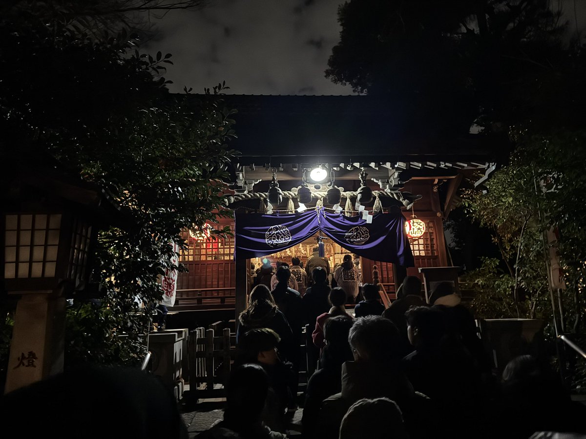 SuishoNinja's tweet photo. 新年あけましておめでとうございます。
0時に神社へ行き初詣。
朝起きてお節料理を、食べる分だけ盛り付ける。
今年は新年一発目から大腸カメラというイベントが控えているので、例年より少なめに作りました。
今年のテーマは健康第一。 https://t.co/vrgQwBSu2N