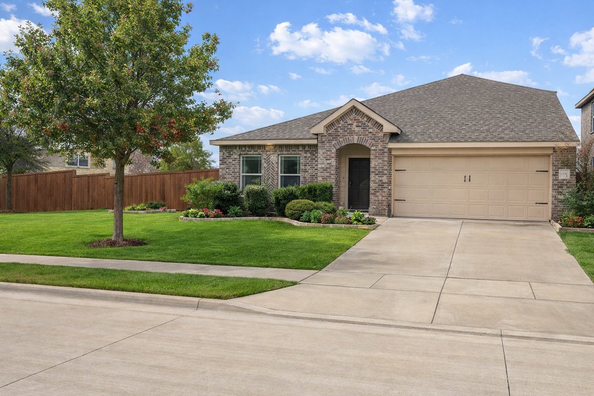 MarioCottman's tweet photo. $2,600/month 
4-bed 3-bath
2,656 SqFt
More info: https://t.co/pLmHJ6hWwa https://t.co/4My5kUvuRS