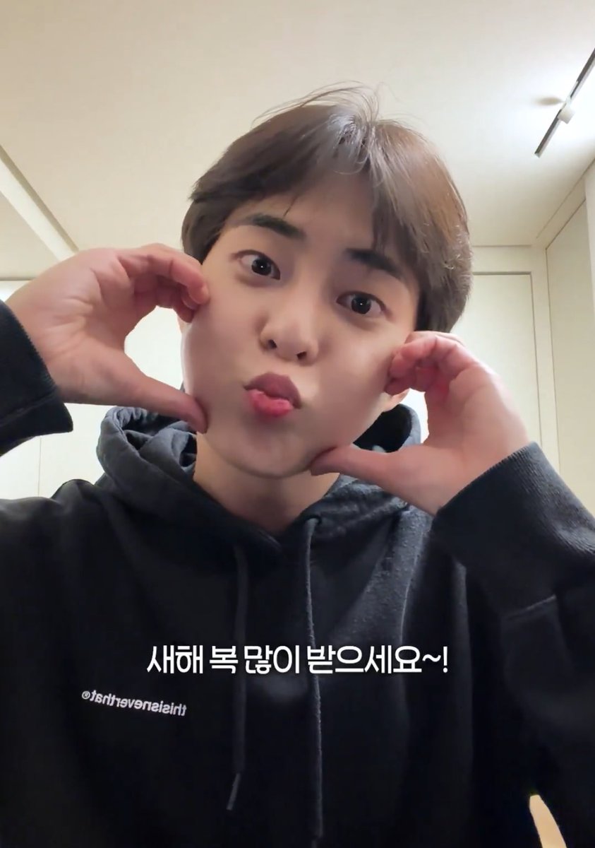 민석시 🫶🏻
#XIUMIN #시우민 #シウミン #秀珉