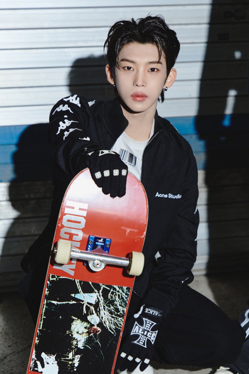 idntt_cosmo's tweet image. idntt &amp;lt;yesweare&amp;gt;
Concept Photo Street Boy A ver.

id1 kimdohun

2026.01.05 6PM KST

#idntt #아이덴티티 #アイデンティティ
#unevermet
#김도훈 #kimdohun