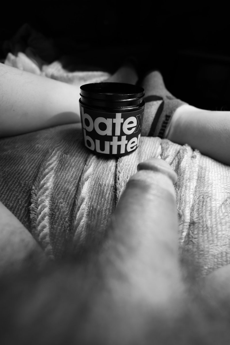 chiefb8r's tweet photo. Happy Nude Year from all of us. 

#batelife
#batebuttet
#bateworld
#sidepride https://t.co/G3yTRjtnCQ