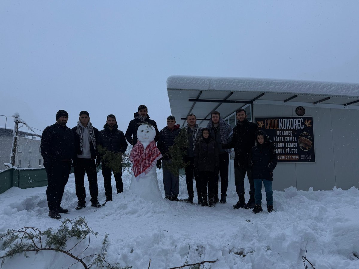 Sason HÜDAPAR Gençlik Kolları olarak 2026 yılının ilk sabah namazında Sason Merkez Camii’nde bir araya geldik.
Yeni yılın ümmetimize, ülkemize ve ilçemize hayırlar getirmesini Rabbimizden niyaz ediyoruz.
Allah birliğimizi, kardeşliğimizi ve istikametimizi daim eylesin. 🤲