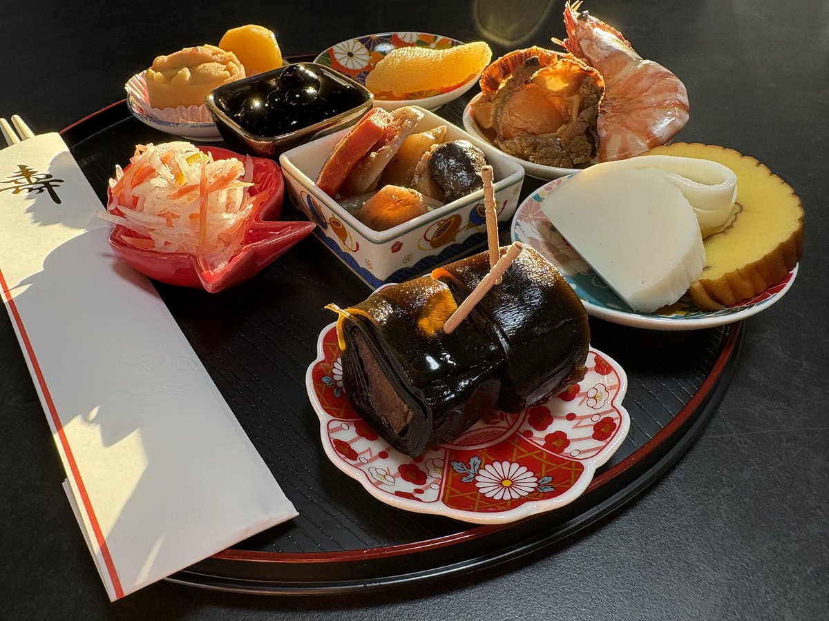 今年のかまぼこはウサギさん。