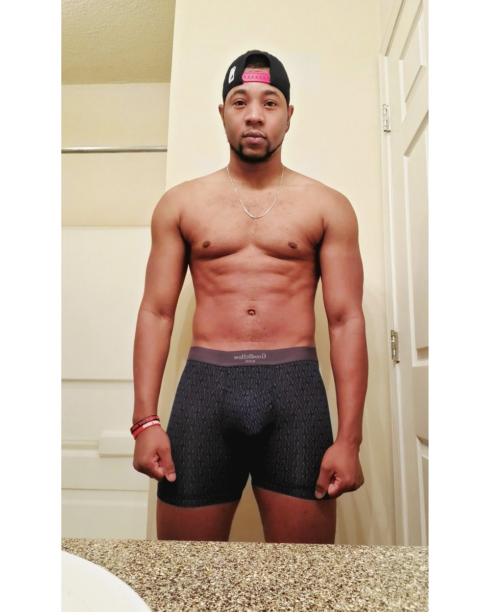 __leonisx_'s tweet photo. 2 month consistency!
Climbing the hardest peak invites the best view! #HappyNewYear2026 #transformation https://t.co/4ZpEP8b5on