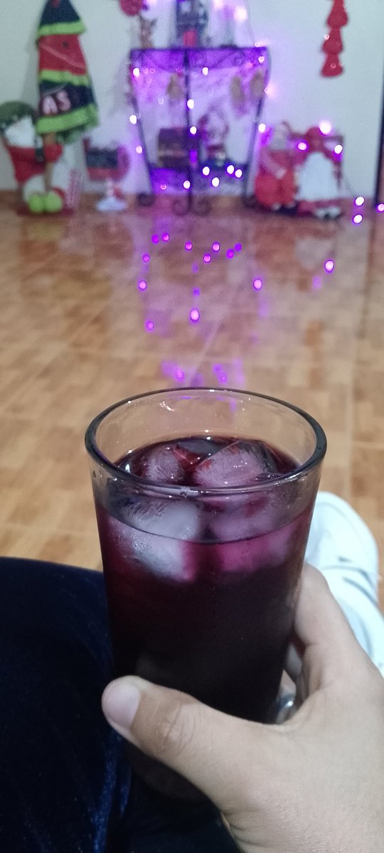 Salud 🍷 

Por un año lleno de bendiciones y salud 🙏🏻✨🪄