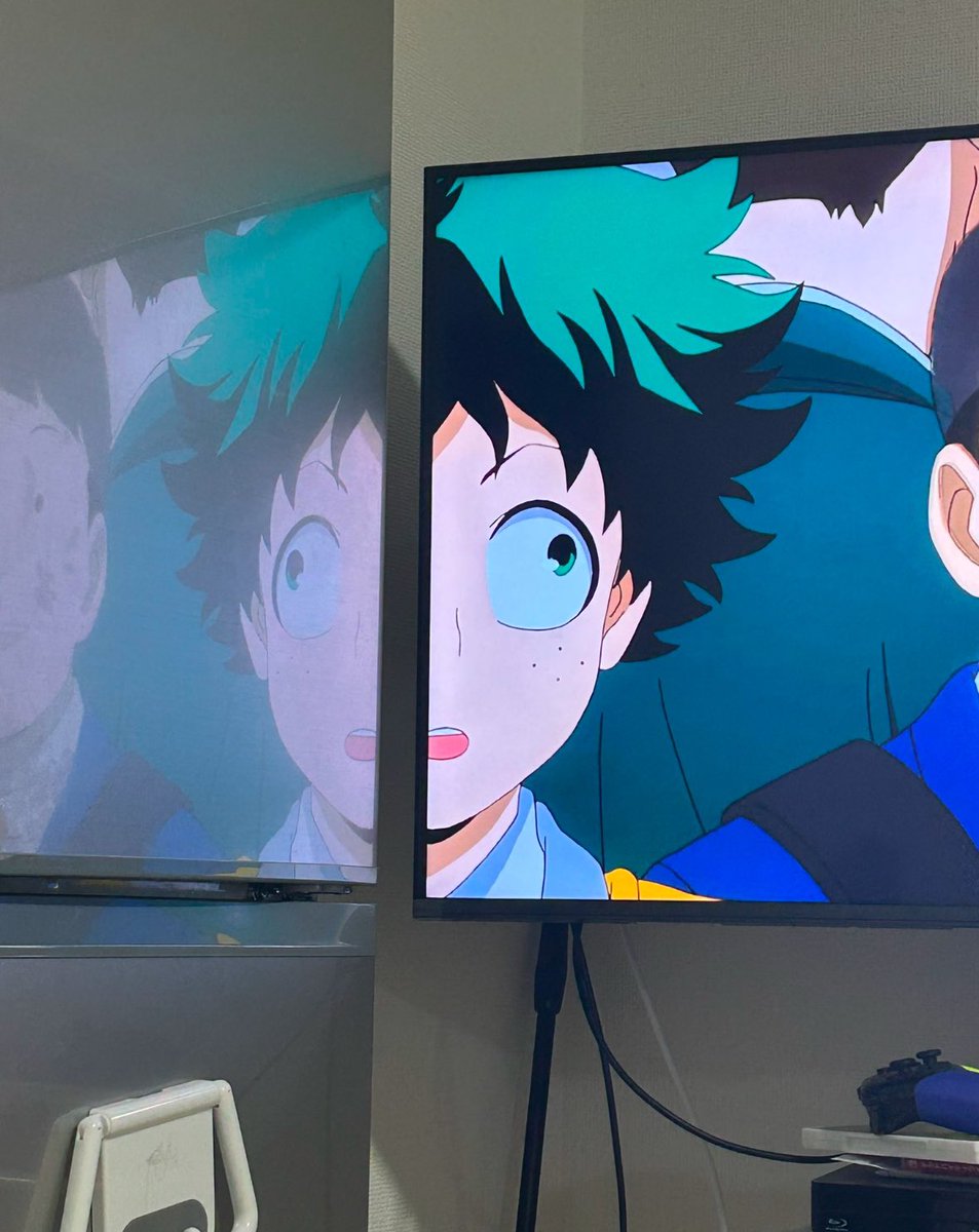 冷蔵庫に反射してびっくりしちゃった