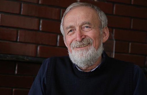 Özgür basının hocası, çınarı, emektarı Sevgili Hüseyin Aykol’u kaybetmenin acısı yüreğimizde…

Ömrünün yarım asrını basın geleneği içinde ifade özgürlüğü ve insan hakları mücadelesine adayan Hüseyin Aykol, tüm baskılara rağmen hakikatin peşinden gittmekten asla geri durmadı.