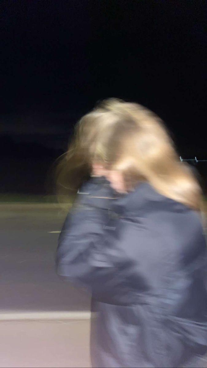 lasttokenleft's tweet image. ★ ⋮ pinned ⸝⸝
"I am one more shift away from being declared a haunted object."
TMA OC - The End