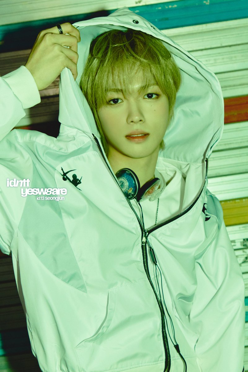 idntt_cosmo's tweet image. idntt &amp;lt;yesweare&amp;gt;
Concept Photo Street Boy A ver.

id13 kimseongjun

2026.01.05 6PM KST

#idntt #아이덴티티 #アイデンティティ
#yesweare
#김성준 #kimseongjun