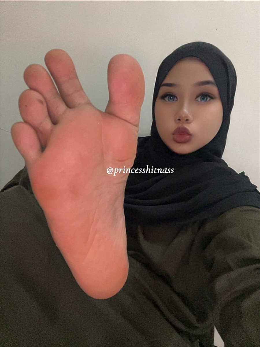 hijabi findom ִֶָ☾. tweet media