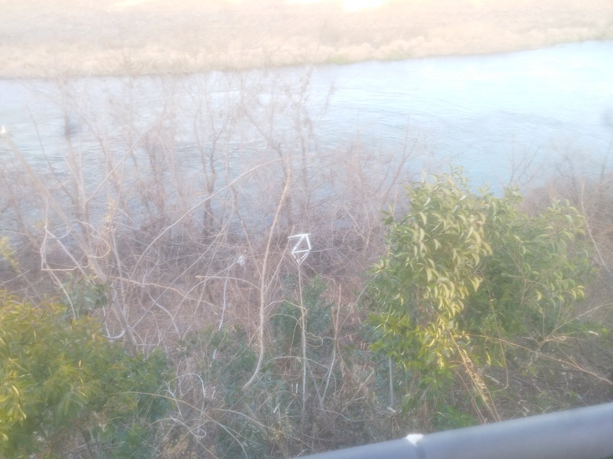 拡散希望
利根川サイクリングロード（前橋市小八木町）にて盗難車とみられる白のFEITを見つけました
僕の元祖ママチャリ号がある場所の真下にあります
警察には連絡しました
心当たりのある方は連絡お願いします
自転車が好きな仲間として盗難は許しません
FEITを持ち主の元に返してあげたいです