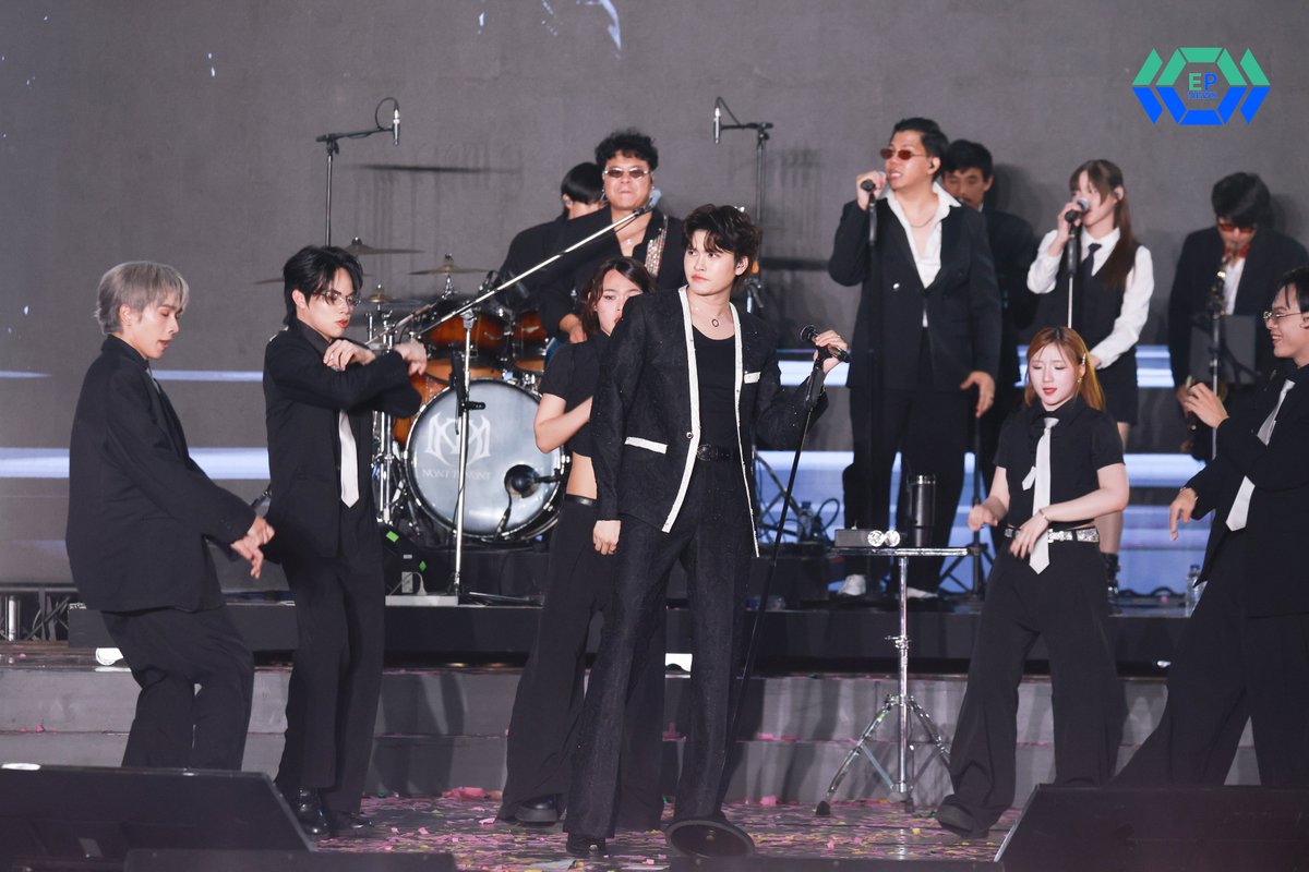 epnewsonline's tweet image. "นนท์ ธนนท์" มาร่วมมอบโชว์สุดพิเศษ ในงาน "centralwOrld Bangkok Countdown 2026 The Original - A Tribute to Love" 

#NONTTANONT
#centralwOrldCountdown2026
#centralwOrld