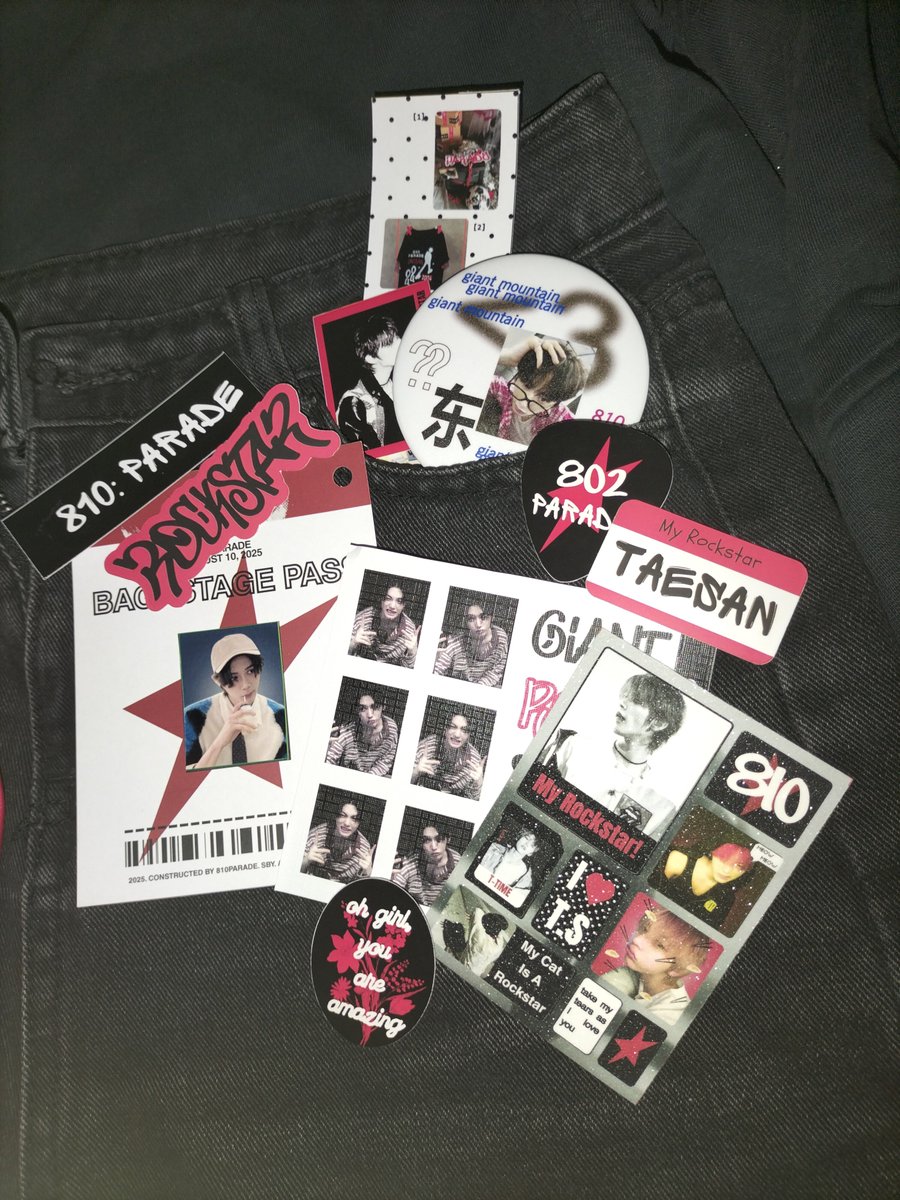 scarapusi's tweet photo. Happy mail from @810PARADE 🎸⭐ https://t.co/3ARttpX395
