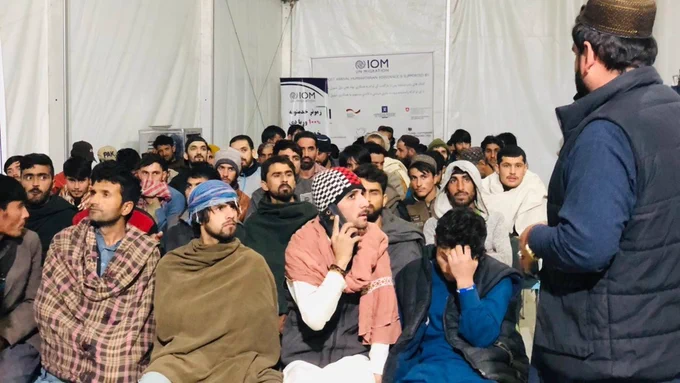 فارسی ۳۴۵ مهاجر افغان از زندان های پاکستان آزاد و به کشور برگشتند