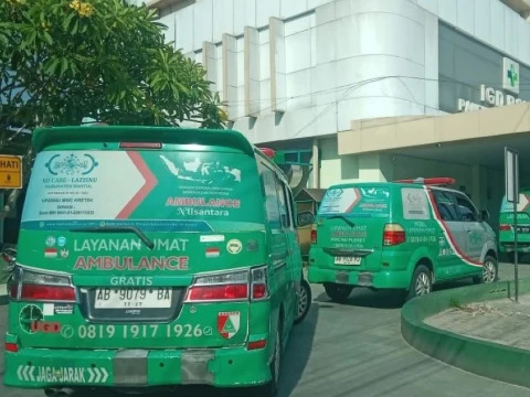 nu_online's tweet photo. NU Care–LAZISNU Bantul merilis laporan layanan ambulans sepanjang 2025. Total 13.342 perjalanan terlayani bagi masyarakat. https://t.co/iCzI5GQlgZ https://t.co/RQyyfgIMbk