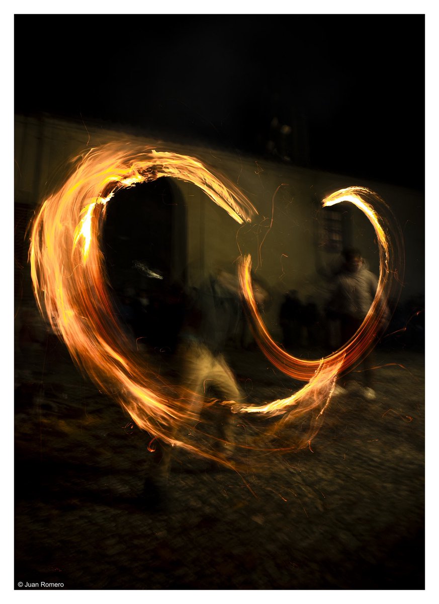 jrompri's tweet image. Los rehiletes, Aracena. ¡Feliz año nuevo a todos!

juanromerofotografia.wordpress.com/2025/12/30/los…