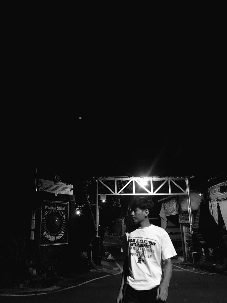 notrustone555's tweet photo. Khusnul khatimah cah bagus 🫂
Okeh apik mu Suargo panggon mu 💐 (alfatihah) https://t.co/ktKL0NyCUo