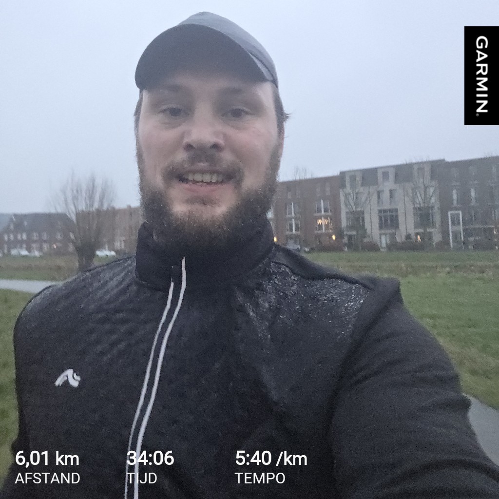 Het nieuwe jaar maar "goed" begonnen . Even het kadaver naar buiten gegooid voor een rondje rennen 

#garmin #beatyesterday
