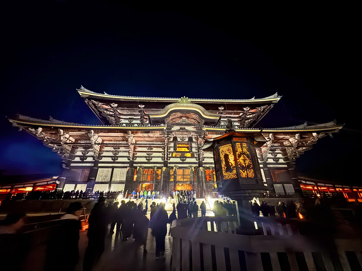 初詣。東大寺。荘厳。