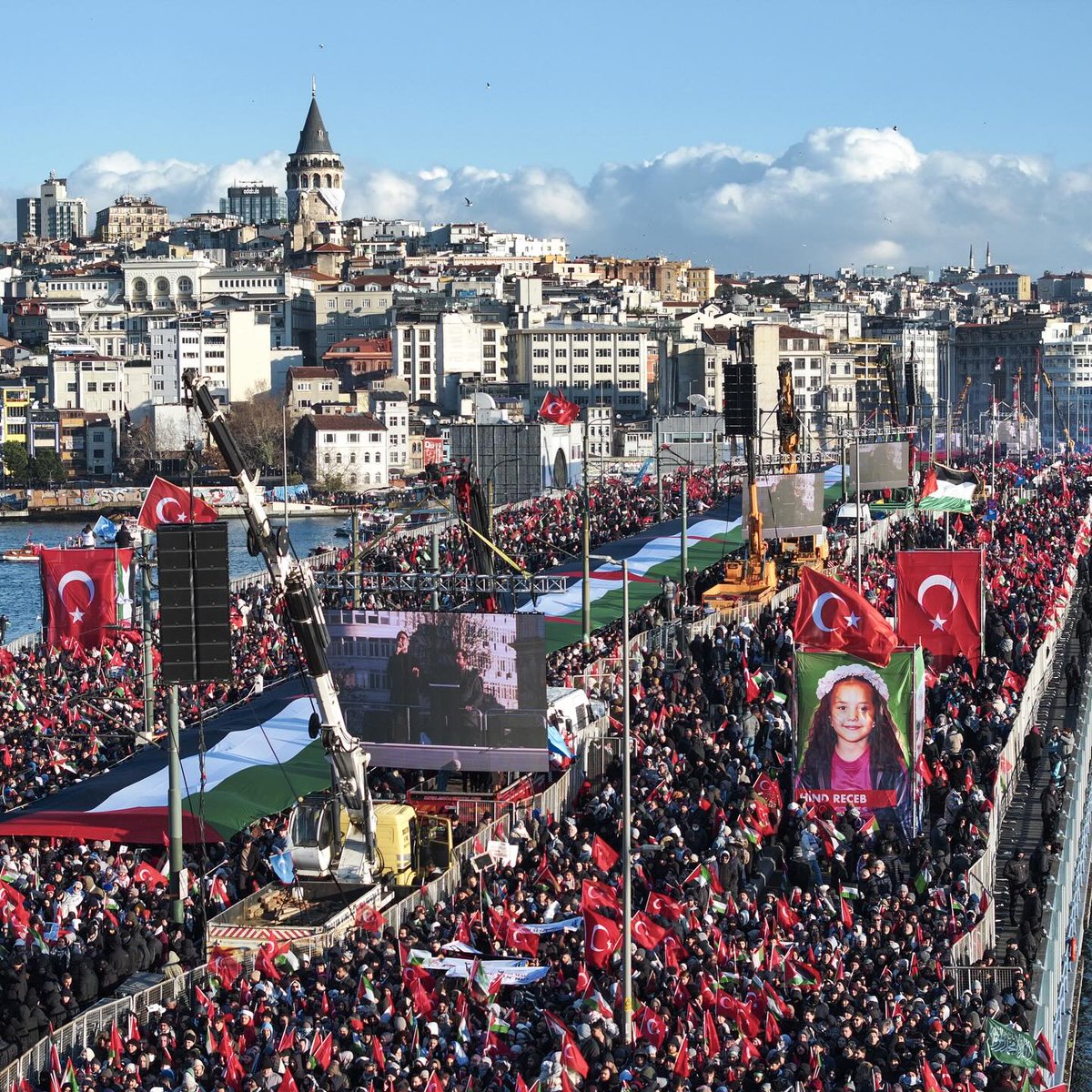 onsiad's tweet photo. Birlik varsa umut vardır.
Aynı duada, aynı yürekte buluştuk.

Bu sadece bir etkinlik ya da bir paylaşım değil;
bu bir duruştur, insanlığın tarafında olmaktır.

#JusticeForGaza

@milliiradeplatf #İnsanlikİttifaki @tugvaTR https://t.co/5zTWOfLDUH