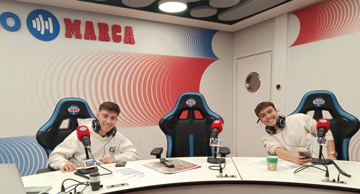 elultimorunner's tweet photo. Gracias enormes a Pablo Díaz y Samu Córdoba por lanzarse a la piscina y dirigir a la perfección la programación especial de la @ssvallecana en @RadioMARCA y a @PabloParra_95 y a @Amaro_DelArco por confiar en ellos para hacerlo. Hay periodistas con futuro ahí. 🥰 https://t.co/6T3LElfXoi