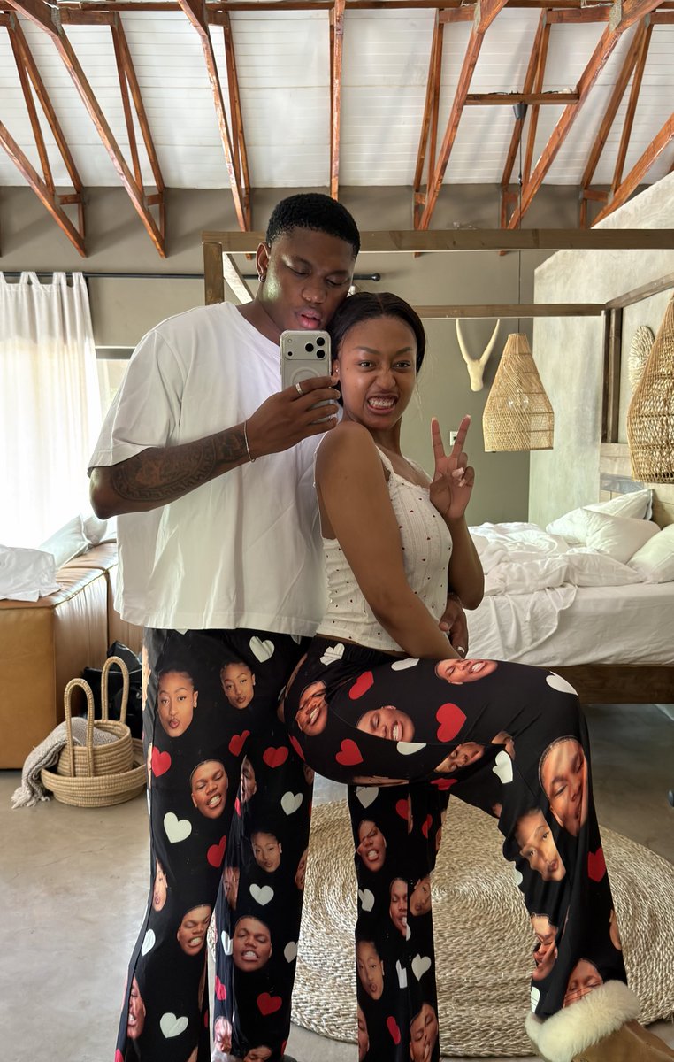 oratiletlhapi's tweet image. love of my life