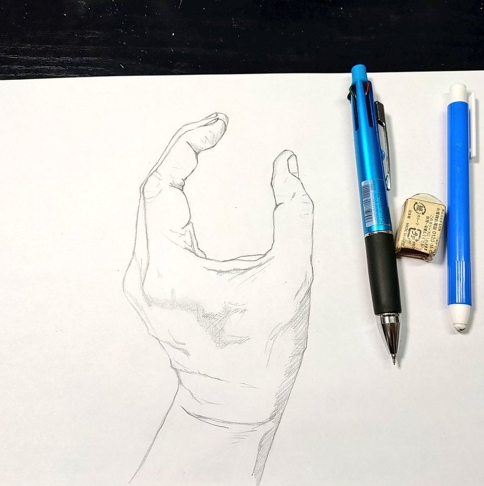 恒例の、正月番組をBGMにしながらのお絵描き…大変楽しゅうございます✏️