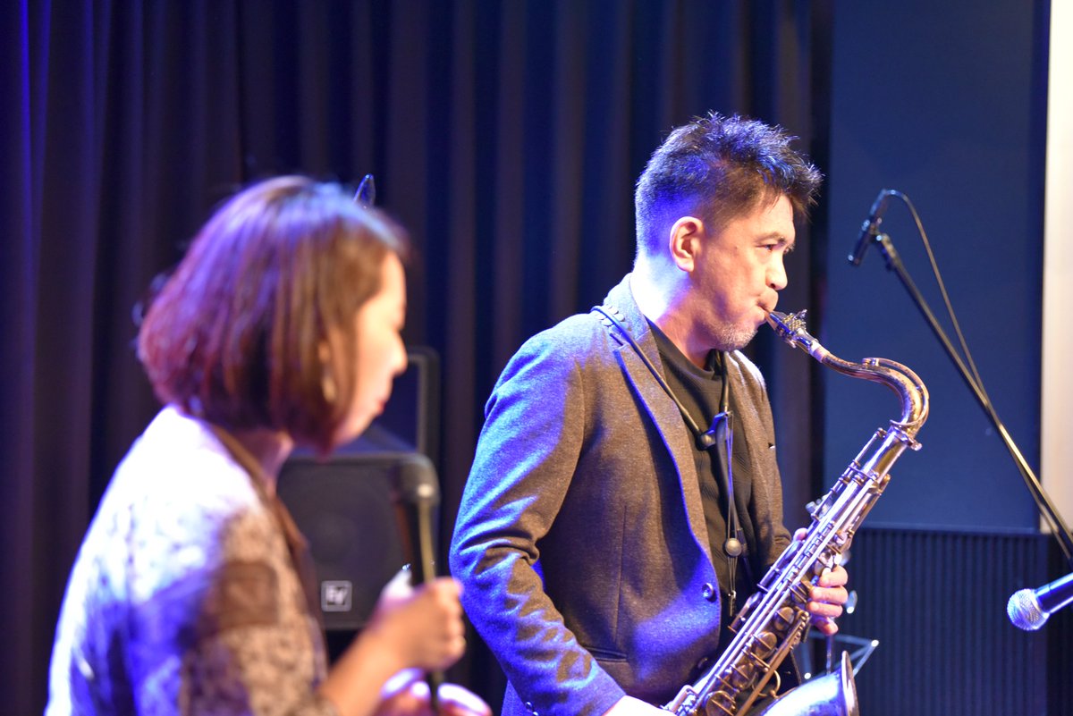 jazzcalabash's tweet photo. ◤Jazzcalabash 2025.11.23 Photo Gallery◢

溝口恵美子
溝口恵美子（vo）河村英樹（ts）後藤浩二（p）

photo by kana

#jazzcalabash #ジャズカラバッシュ https://t.co/uZ8REfsHA2