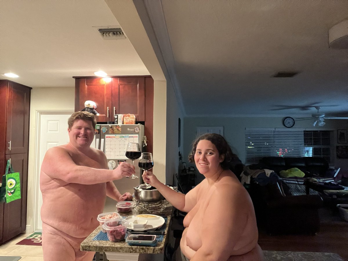 NudistLifeCouple tweet media