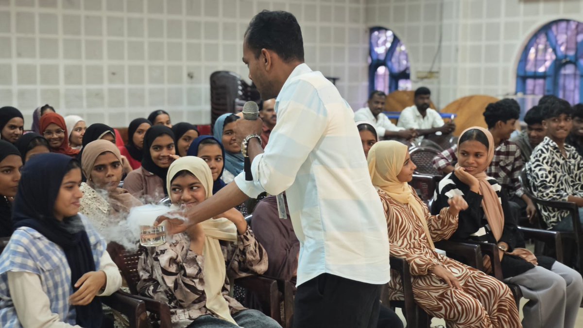 ncsmgoi's tweet photo. Glimpses of fun and engaging moments from the Science Demonstration Lecture, organised by @rscpcalicut, a unit of @ncsmgoi, @MinOfCultureGoI, sparking curiosity and excitement for science, among visitors. ✨

#ScienceDemonstrationLecture #ScienceOutreach #HandsOnScience https://t.co/e6ez96MjUc
