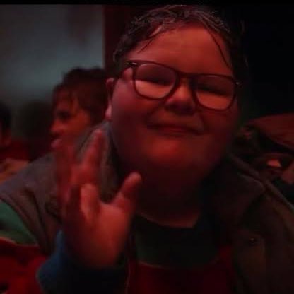 ホリーを救った後、ヘンリーに中指立てたの本当にバカおもろかったwww

デレクがクソガキから可愛いくなって好き😂💓

 #StrangersThings5 
 #ストレンジャーシングス5