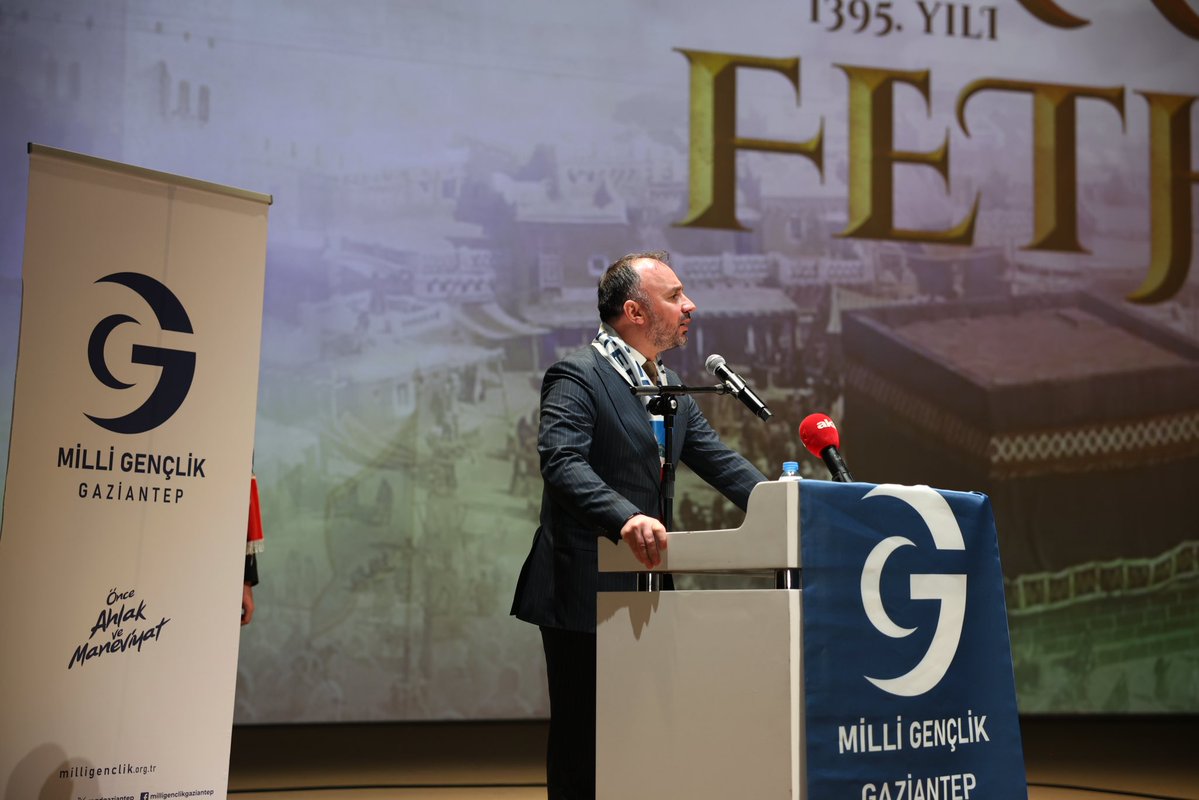 ozvatan_ahmet's tweet image. Gaziantep’te tüm olumsuz hava koşullarına rağmen “Merhametle Gelen Zafer, Mekke’nin Fethi” programımızı büyük bir coşku ve heyecanla icra ettik.

Mekke’nin Fethi; intikamın değil merhametin, zulmün değil adaletin zaferidir. Bugün de aynı ruhla, aynı inançla; şartlar ne olursa…