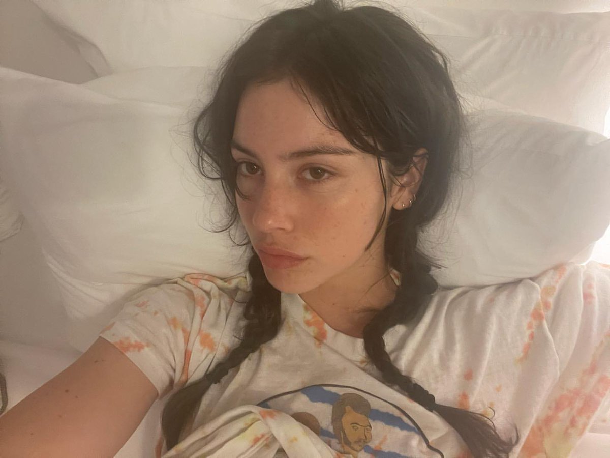 best of gracie abrams tweet media