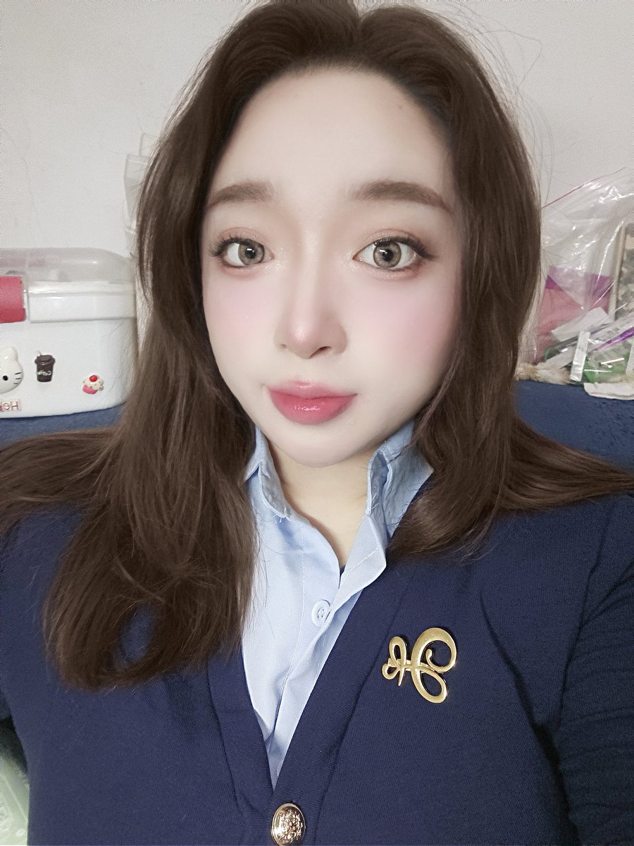 Winter809998110's tweet photo. 新的一年， 爱你老己

#4iiii #4i女攻 #iiii #4i小狗 https://t.co/MMo9AEVvD0