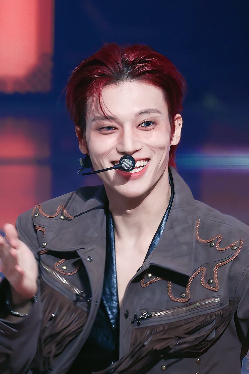 feel_the_storm's tweet image. 260101 가요대제전 

Happy New Year!

#에이티즈 #우영 
#ATEEZ #WOOYOUNG