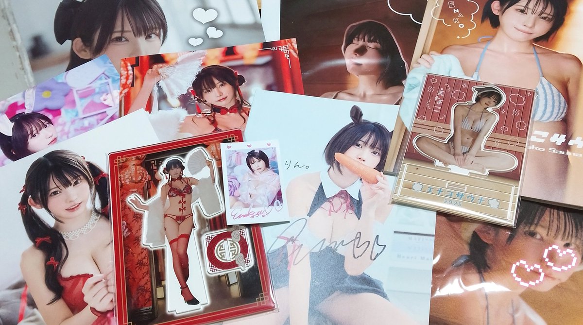 zzzunn_'s tweet photo. ＃えなこみゅ ふりふりキュート纏ってるえなこりん大好きだからピンク多めで嬉しい❣️赤リボンのツインテ可愛すぎてなかなか進めなかったけど、うさぎワールドの三つ編みもかわいすぎる！！でも一番好きなのはサウナからきゅ���って顔して出てくるえなこりんのページでした！かわいすぎる！！ネイルも見 https://t.co/xkRReYaMYR