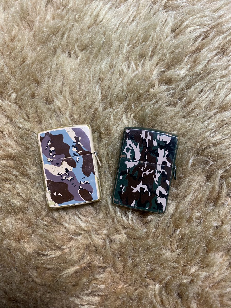 sumax_camp's tweet image. やっと欲しかったzippo手に入れられた。
SURVIVAL GEARモデル。

ちっこいツールと三角カンがついてる珍しい廃盤モデル。
湾岸戦争時の砂漠迷彩と迷彩モデルの二種。
更に砂漠迷彩の方はボトムの刻印が逆というおまけ付き。
大事に使ってこ！

 #zippo
 #ジッポーライター