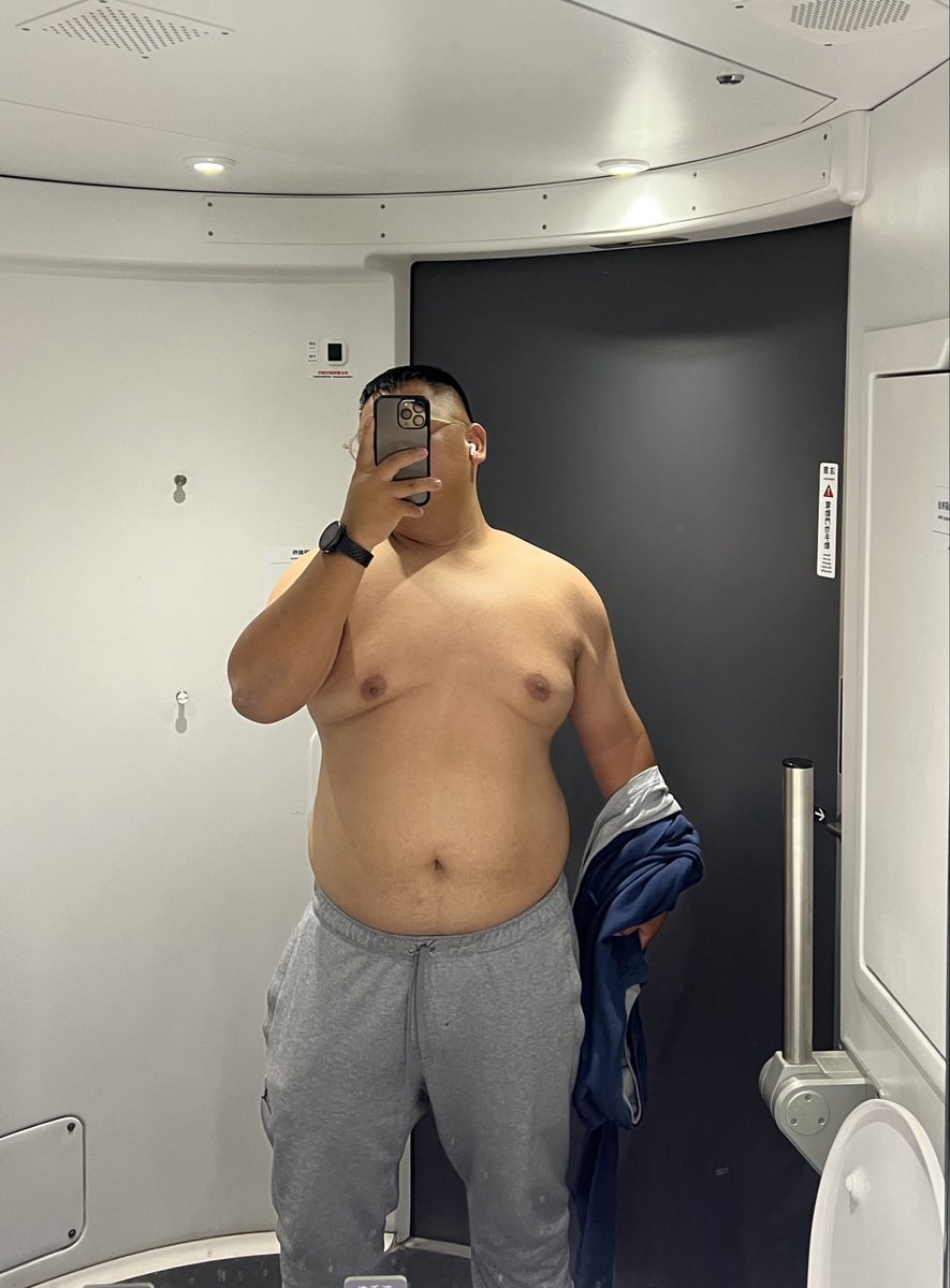 fatboy0309's tweet photo. 這…身材🫨🫨
 #黑肉底 #好胖好胖 https://t.co/7Gf3FfisMv